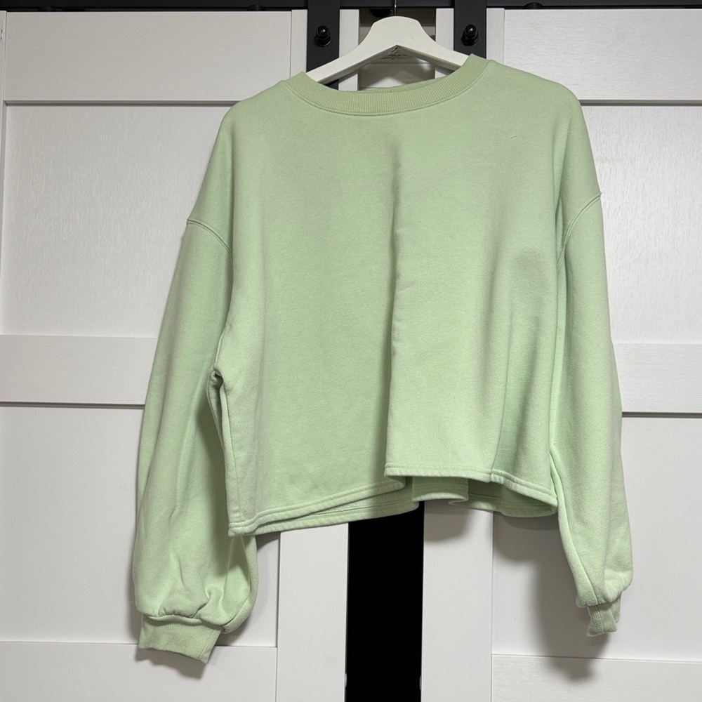 Universal Thread Light Green Sweatshirt